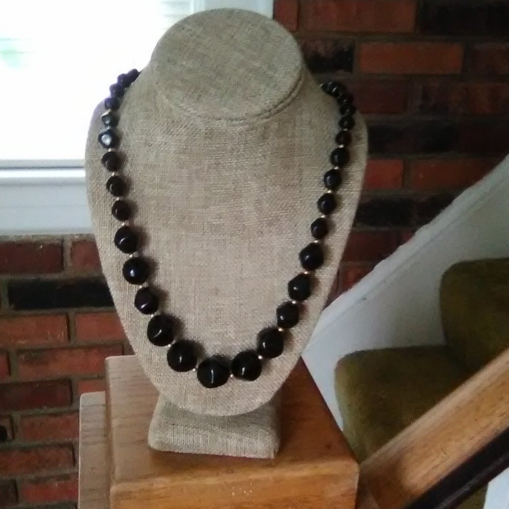 Nugget-Shaped Beaded Necklace